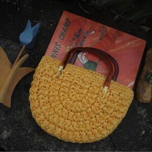 1970’s Vintage Straw Crochet Handbag with Acetate Handles